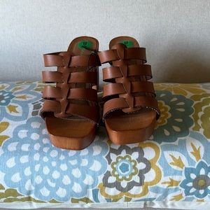 Madden Girl Block Heel Tan Sandals size 8